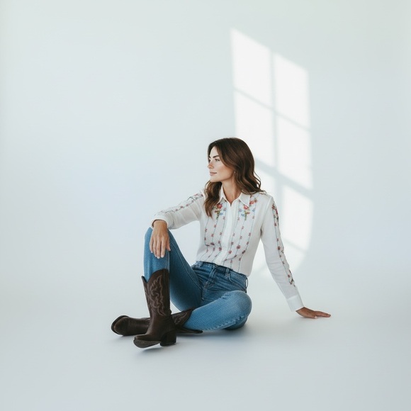 Johnny Was - White Blouse - Pink floral embroidery - Size XS Next to new - Picture 3 of 16